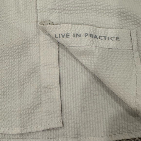 Lululemon Street Life short sleeve button down shirt size small beige/cream - Picture 3 of 6